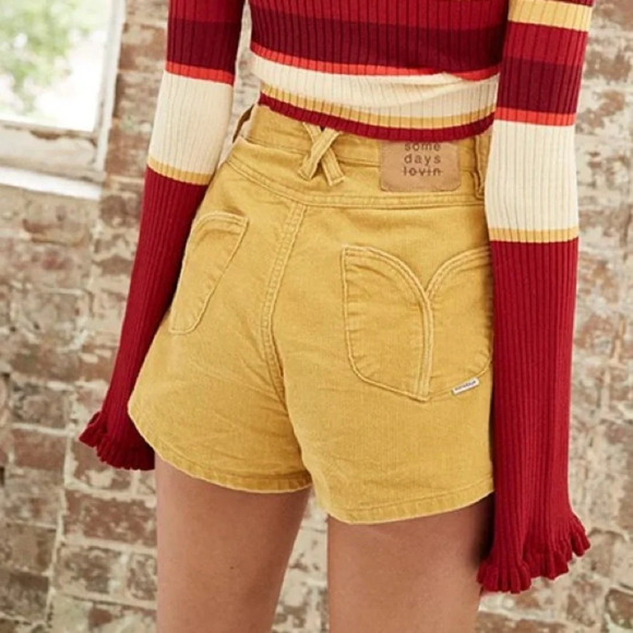Somedays Lovin’ yellow corduroy tie front high waist shorts size 5 NWT - Picture 10 of 10